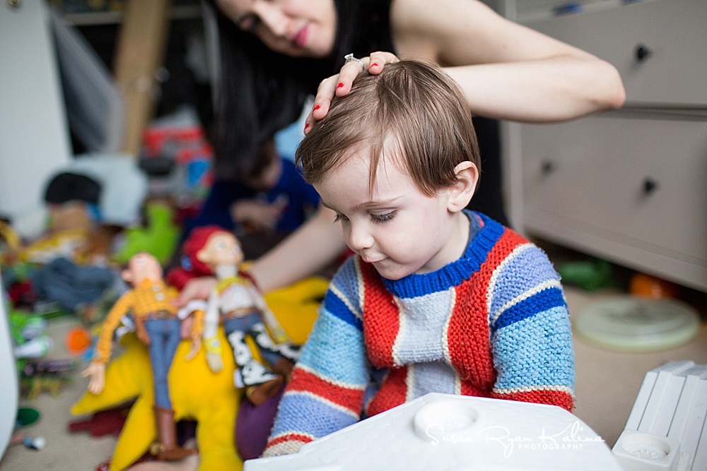 Chicago IL Family Lifestyle Photos Tender Moment